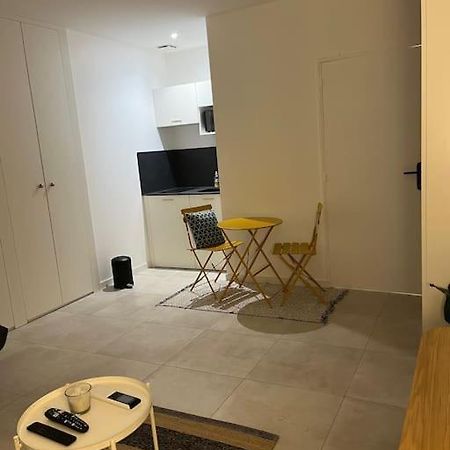 Charmant Studio / Centre Ville Ніор Екстер'єр фото